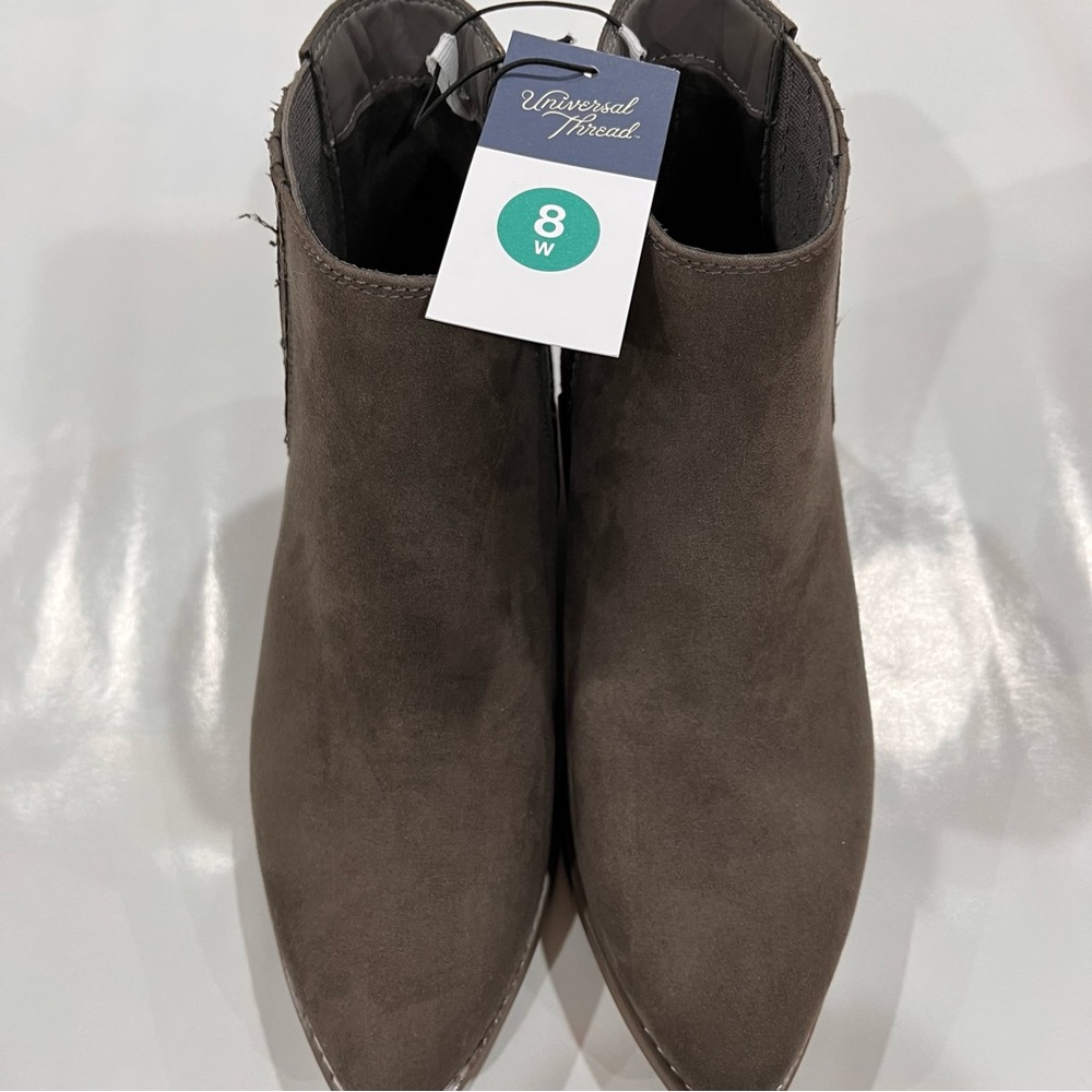 NWT UNIVERSAL THREAD Dark Taupe/Alena Western Ankle Faux Suede Booties Heel 8W